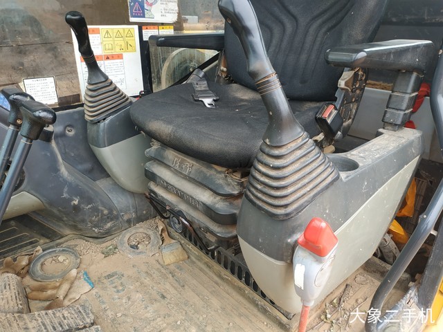 小松 PC240LC-8M0 挖掘机